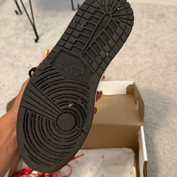 Women’s Air Jordan 1 Mid SE - Picture 8 of 10